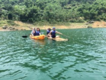 Kayaking at Du lich cong dong Da Bac, Hoa Binh